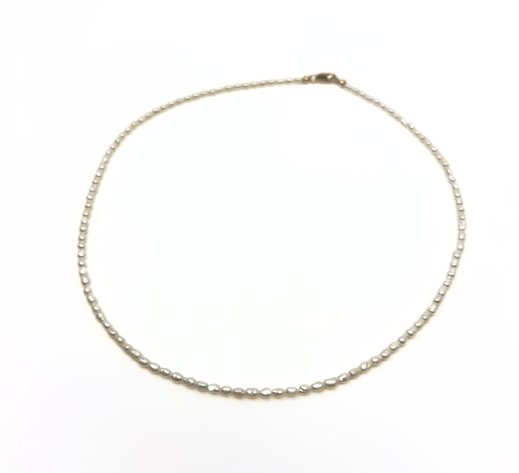 thin pearl choker