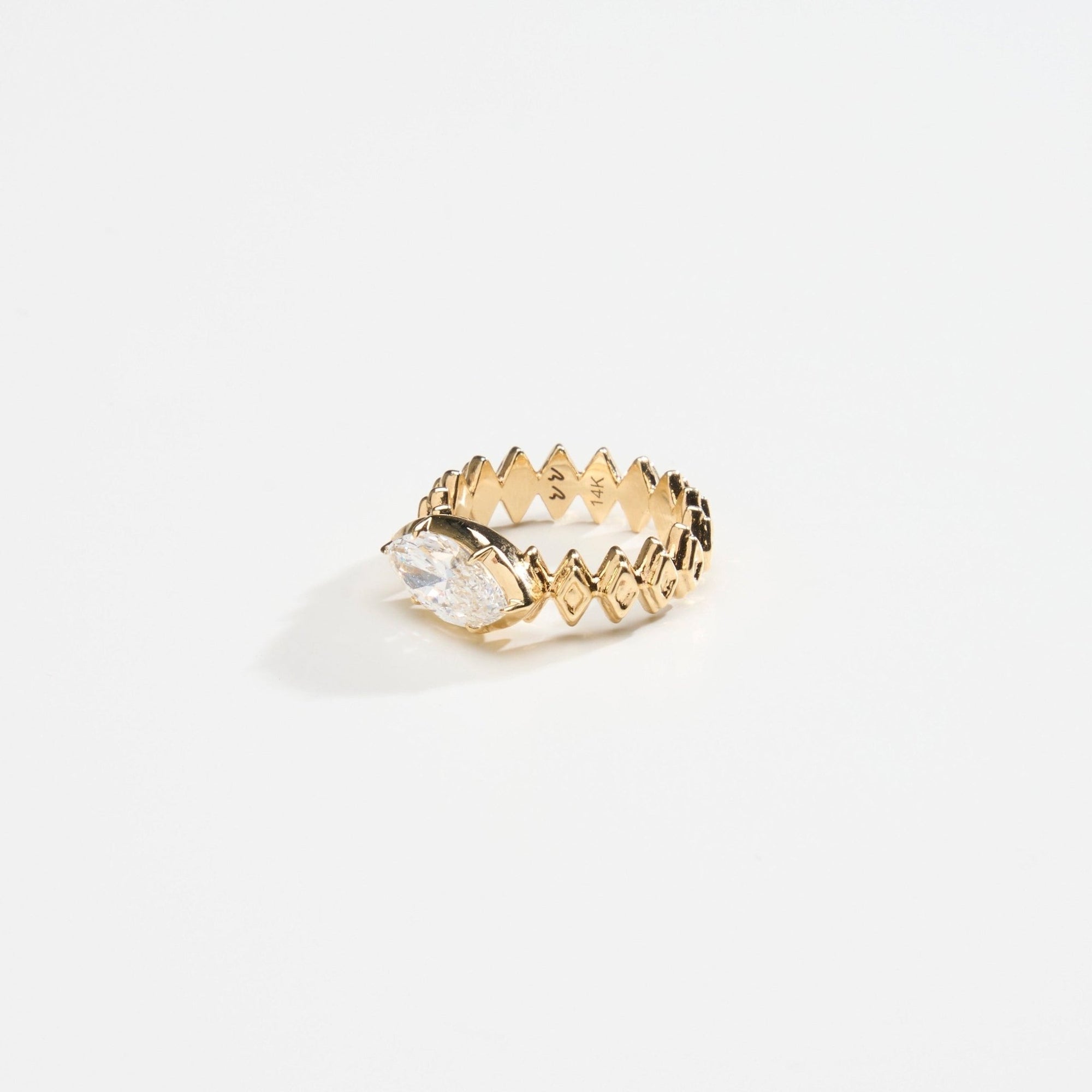 BARA RING / DIAMOND / GOLD - rraine