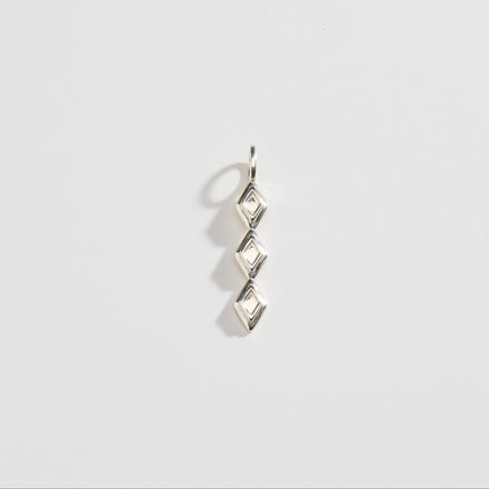 TRE PENDANT / STERLING SILVER - rraine